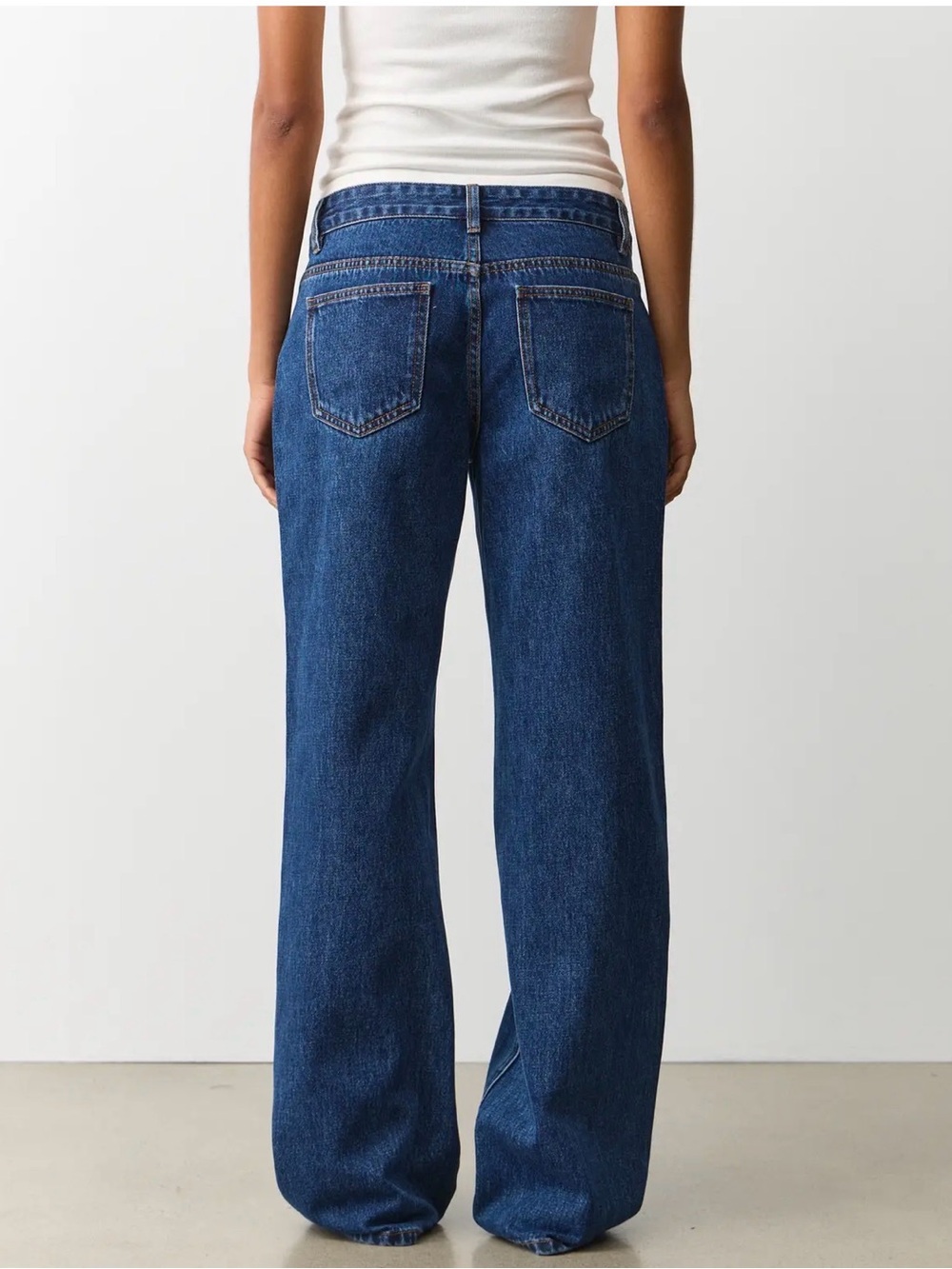 Low rise straight leg jean - Picture 2 of 4